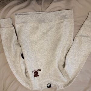 Gray women’s crew neck